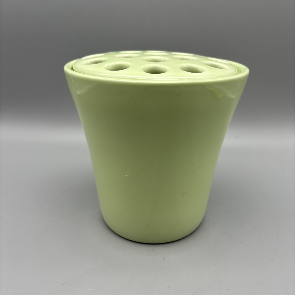 Southern Living at Home Arrange It Easy Green Vase with Flower Frog Lid